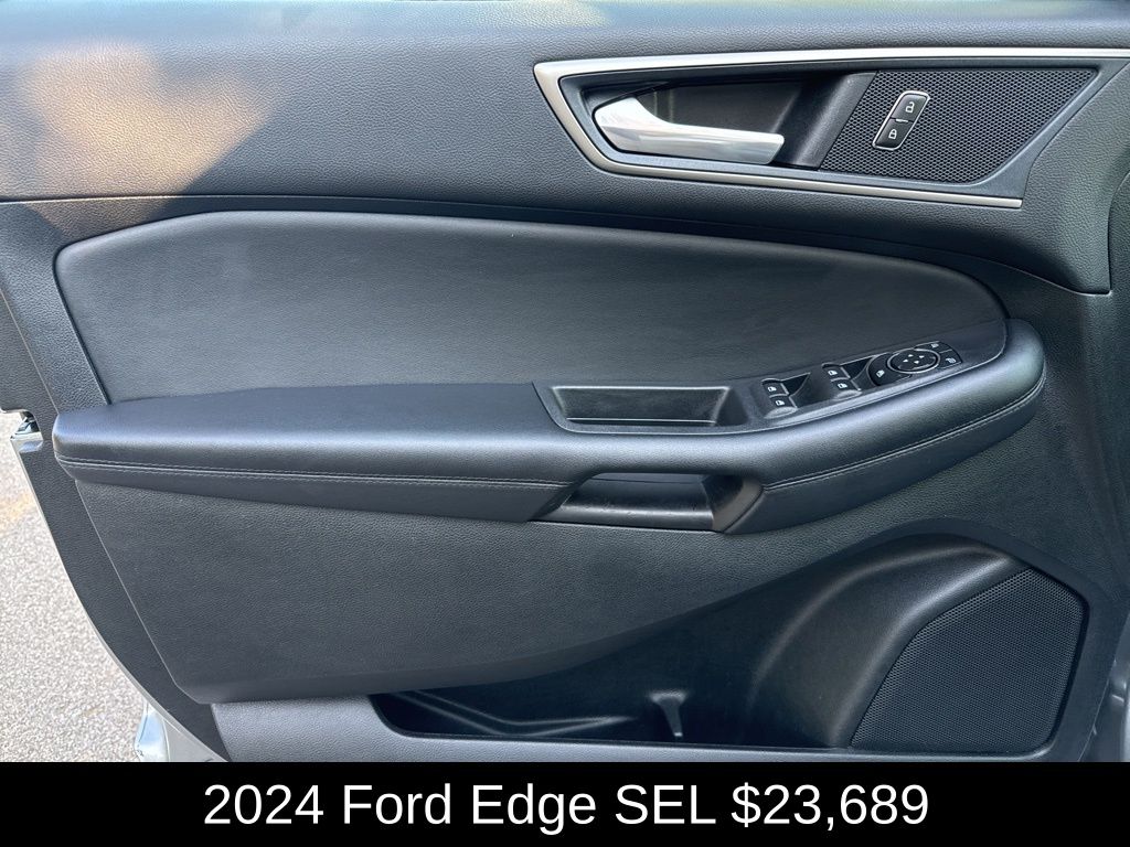 2024 Ford Edge SEL photo 11