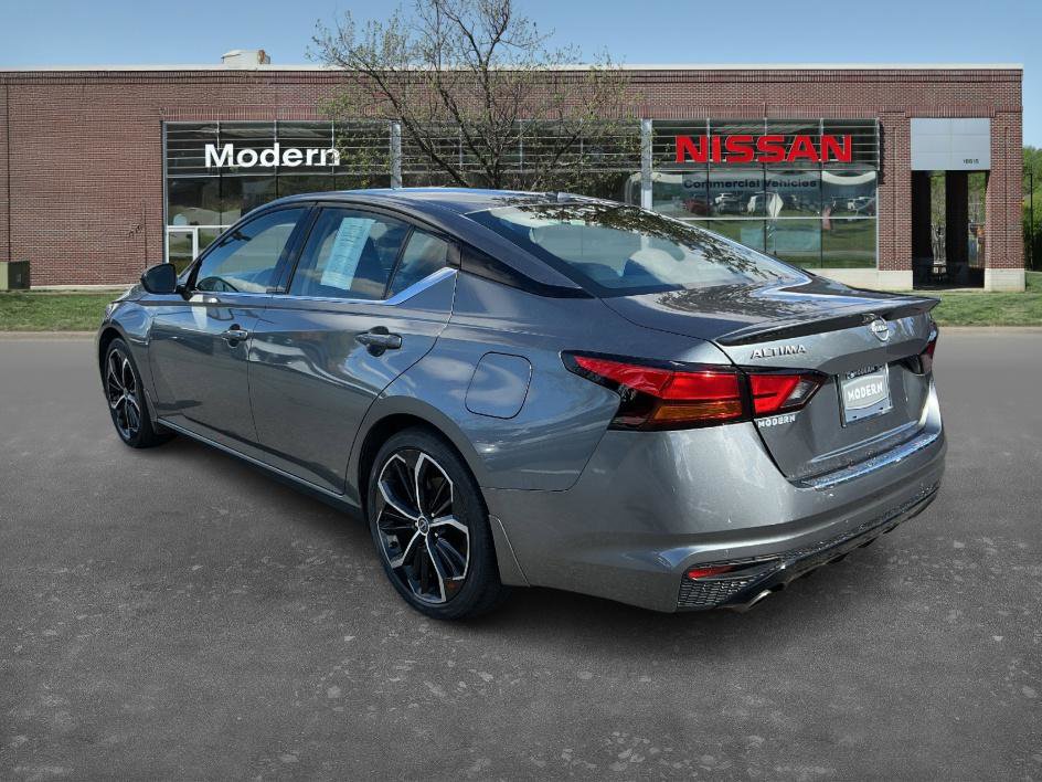 2023 Nissan Altima 2.5 SR photo 2