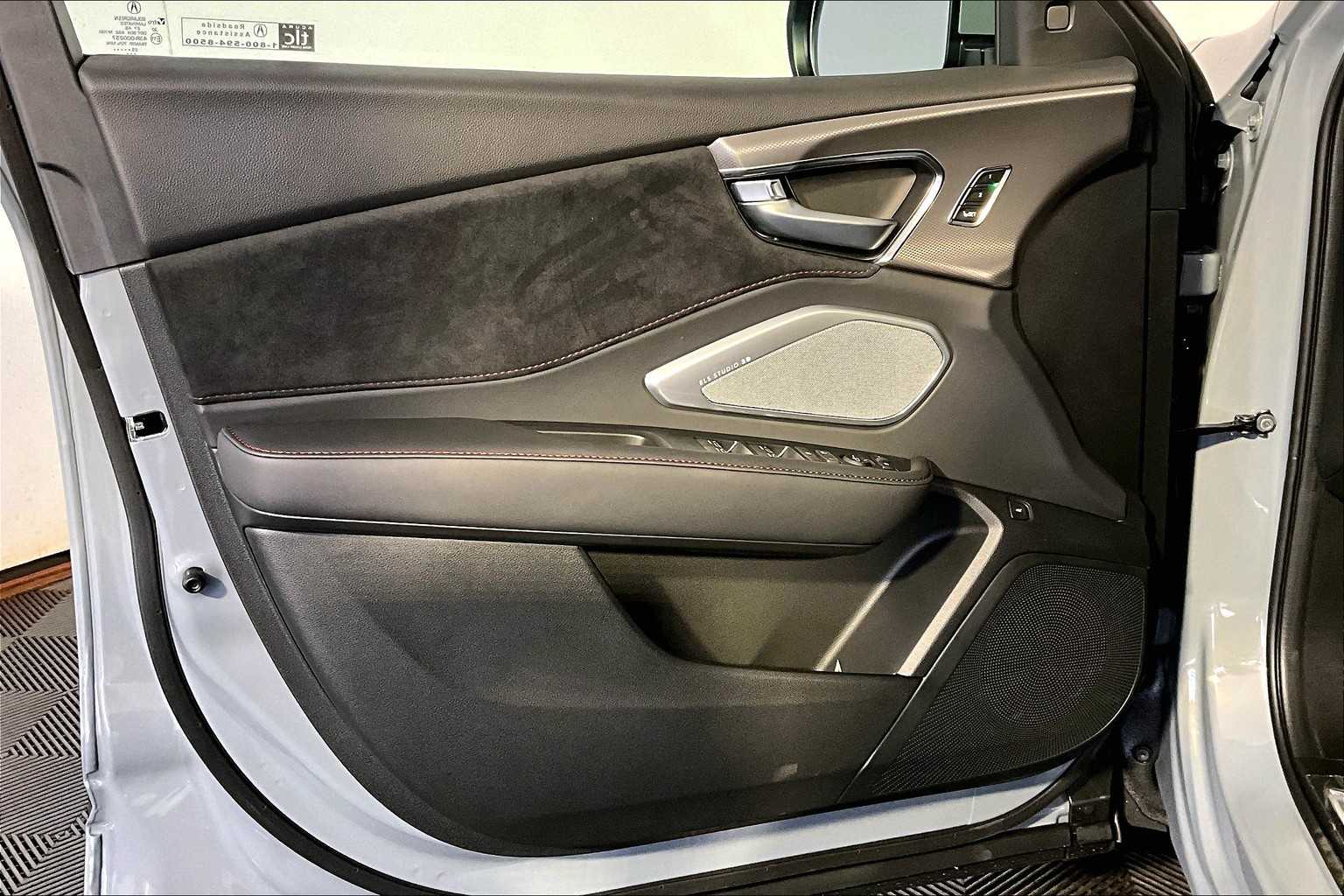 2025 Acura RDX A-Spec photo 10