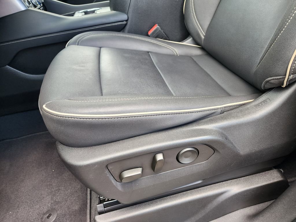 2023 Gmc Yukon SLT photo 12