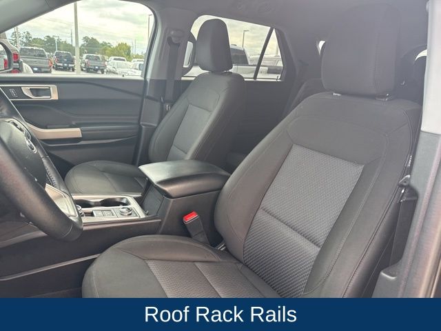 2023 Ford Explorer XLT photo 9