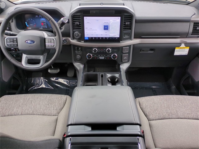2025 Ford F-150 XLT photo 13
