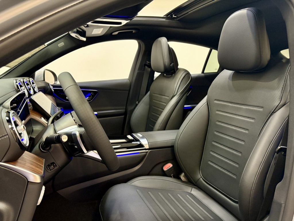 2026 Mercedes Benz GLC 300 4MATIC photo 6