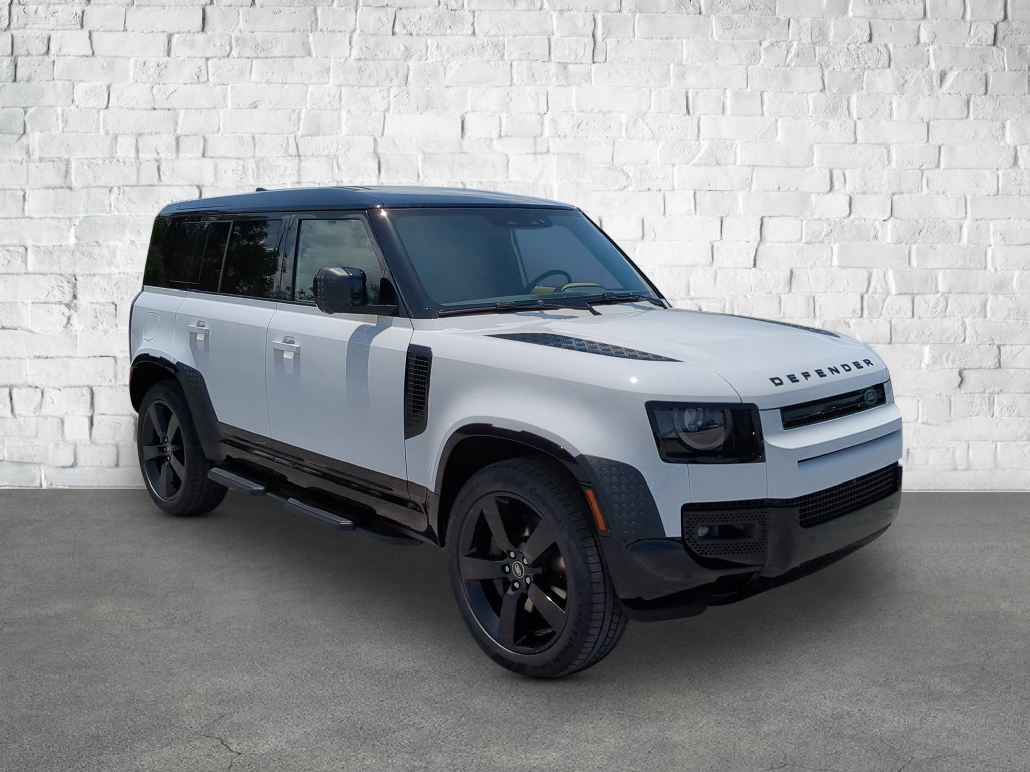 2025 Land Rover Defender X-Dynamic SE photo 8