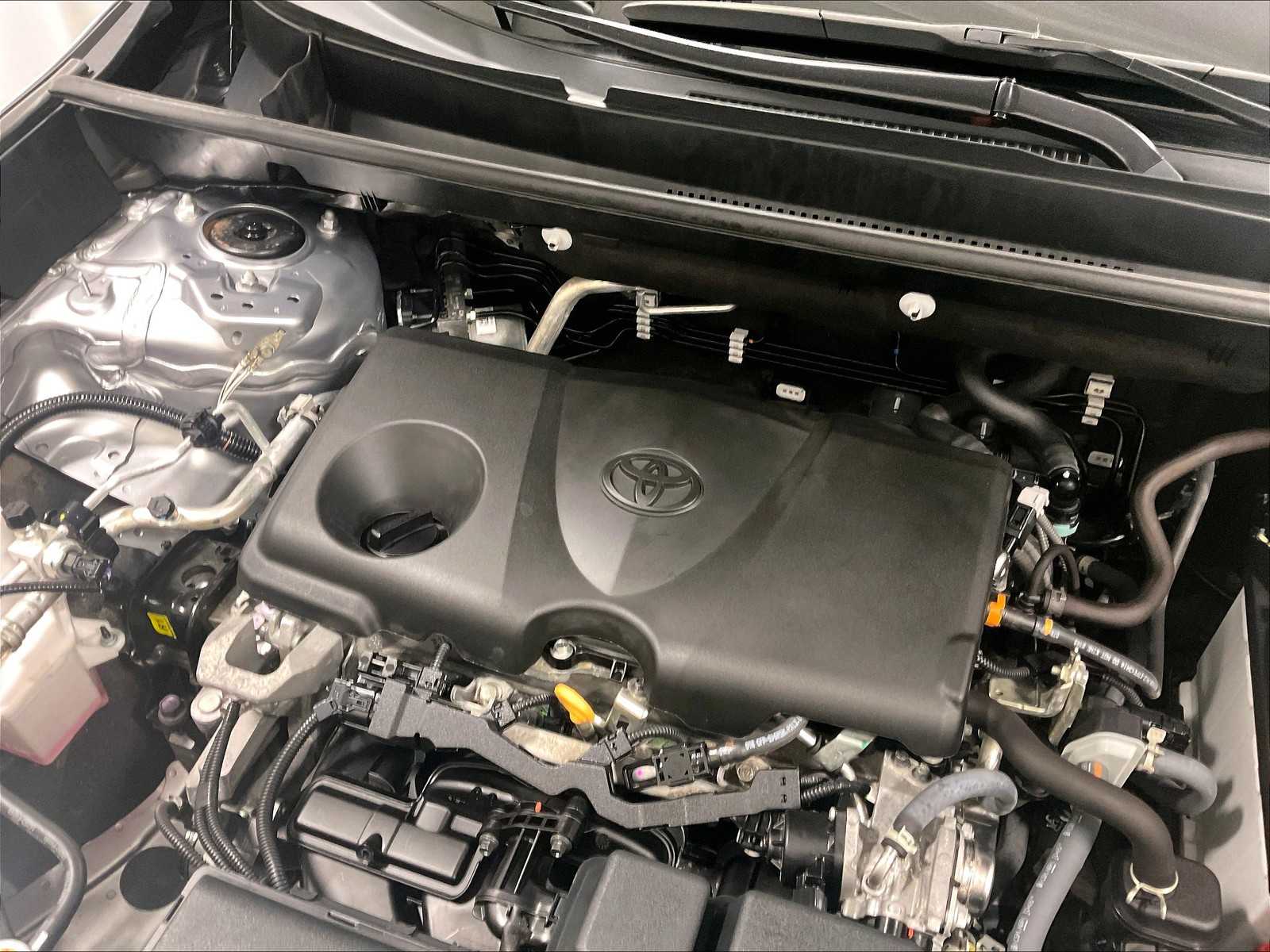 2023 Toyota RAV4 XLE photo 32