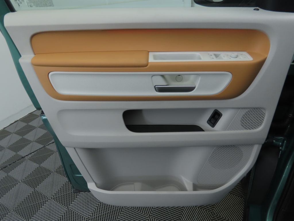2025 Volkswagen ID. Buzz Pro Plus photo 23