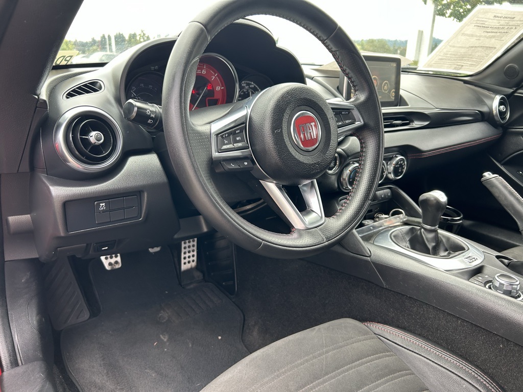 2017 Fiat 124 Spider Abarth photo 11