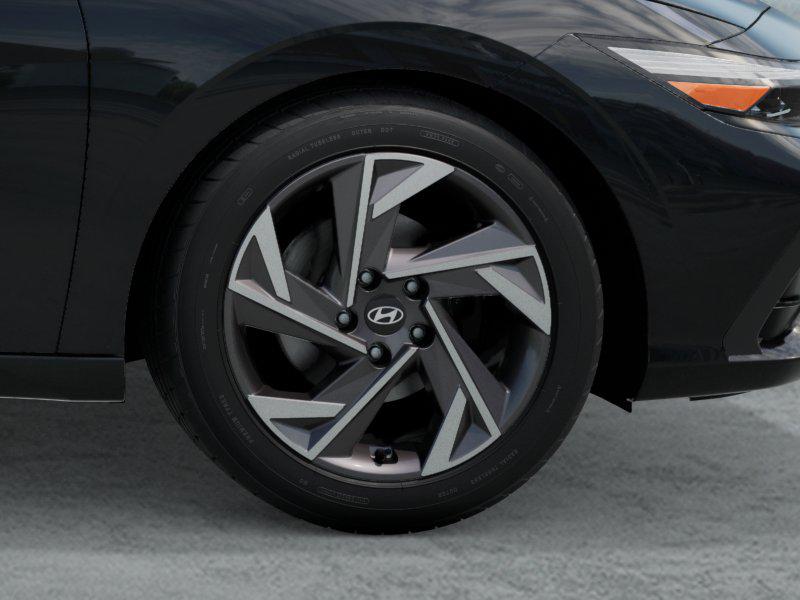 2025 Hyundai Elantra Limited photo 7