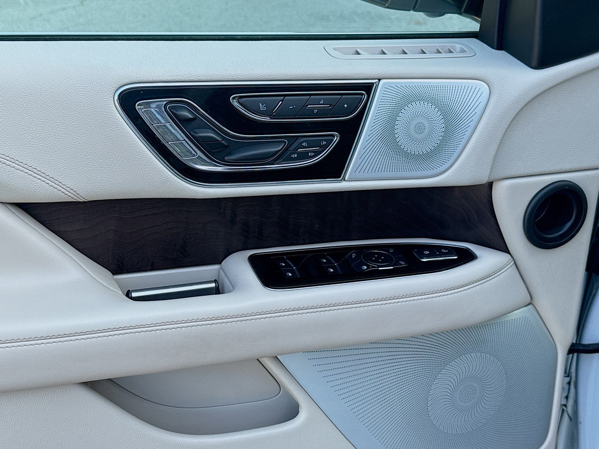 2021 Lincoln Navigator L Reserve photo 13
