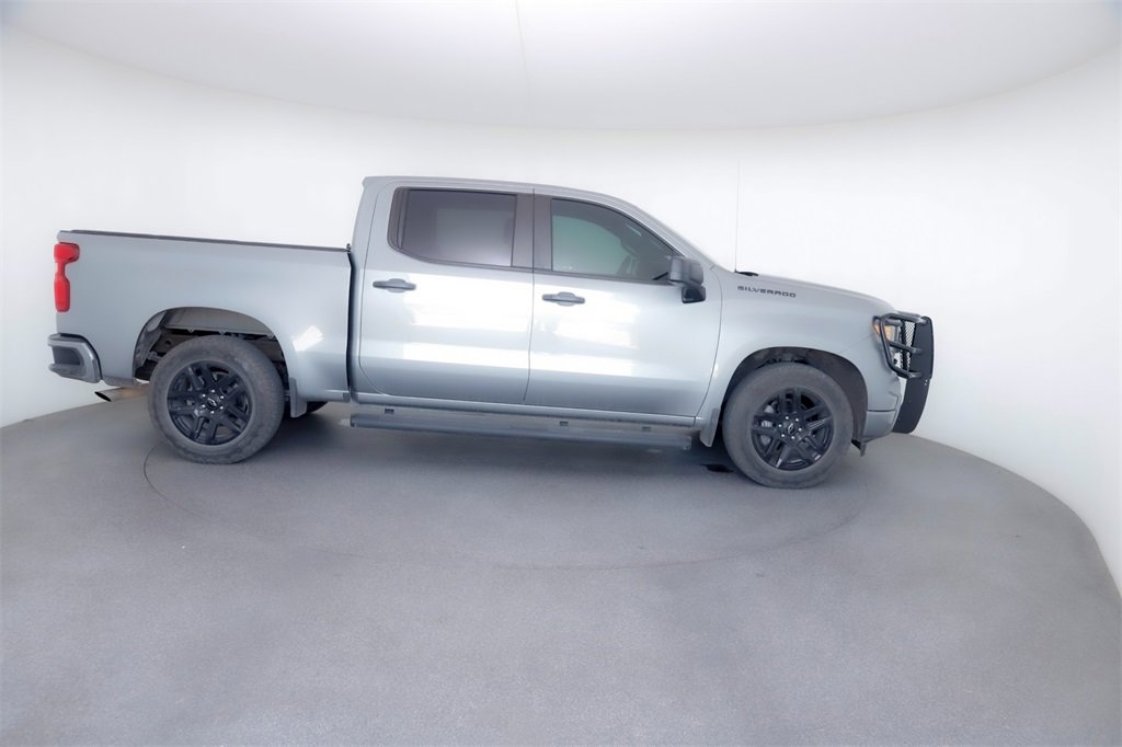 2023 Chevrolet Silverado Custom photo 9
