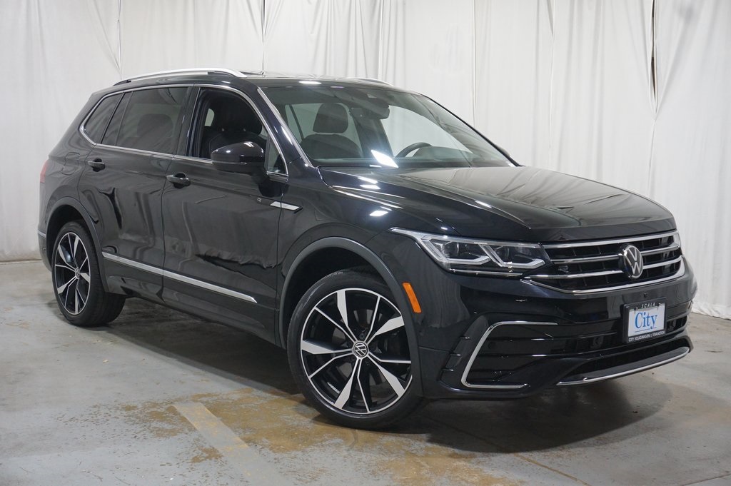 2022 Volkswagen Tiguan SEL Premium R-Line photo 3