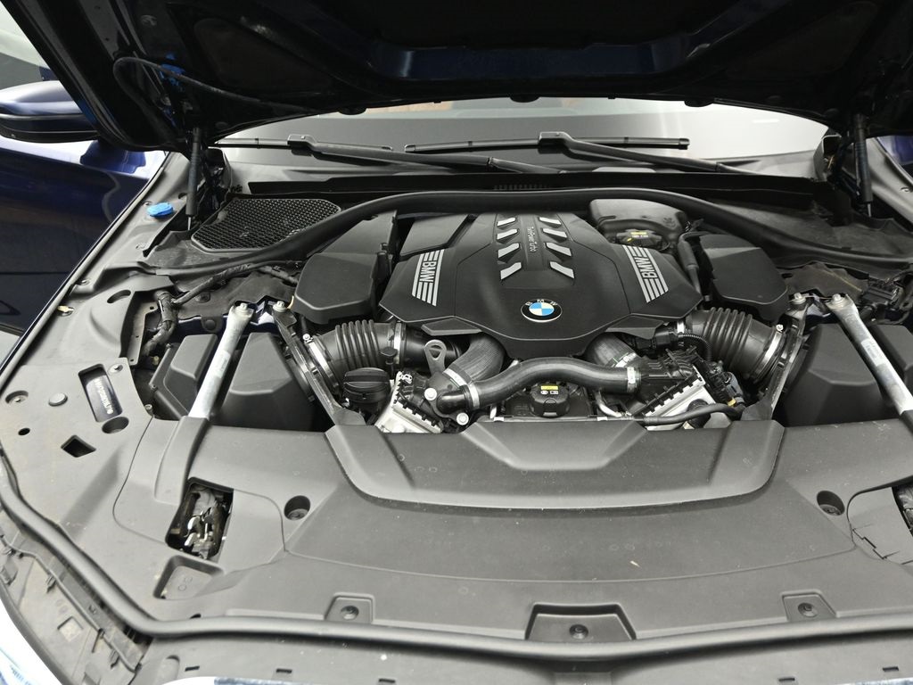 2022 BMW 750LI - Image 29