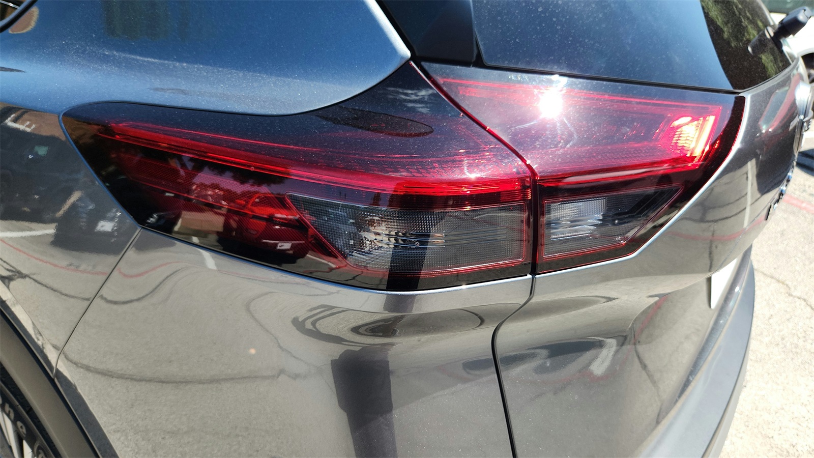 2023 Nissan Rogue SV photo 22