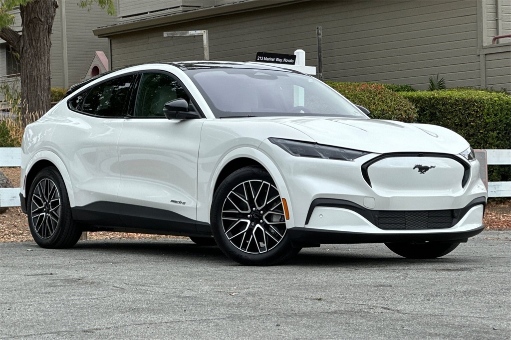 2025 Ford Mustang Mach-E Premium photo 2