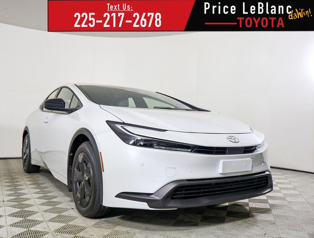 2026 Toyota Prius LE's photo