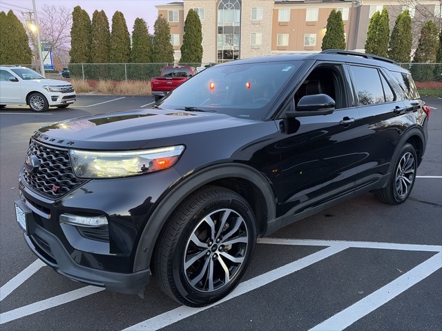 2021 Ford Explorer ST photo 3