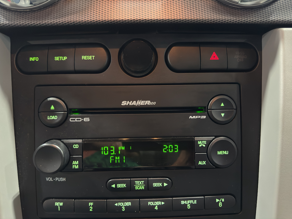 2007 Ford Mustang GT photo 27