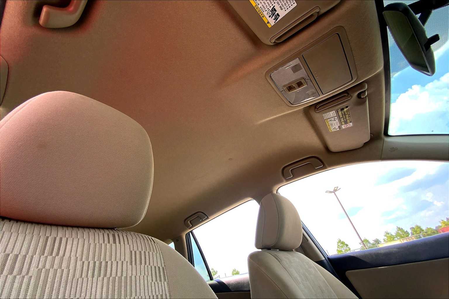 2010 Toyota RAV4 Base photo 13
