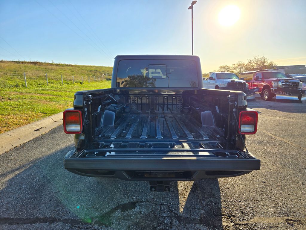 2021 Jeep Gladiator Sport photo 25