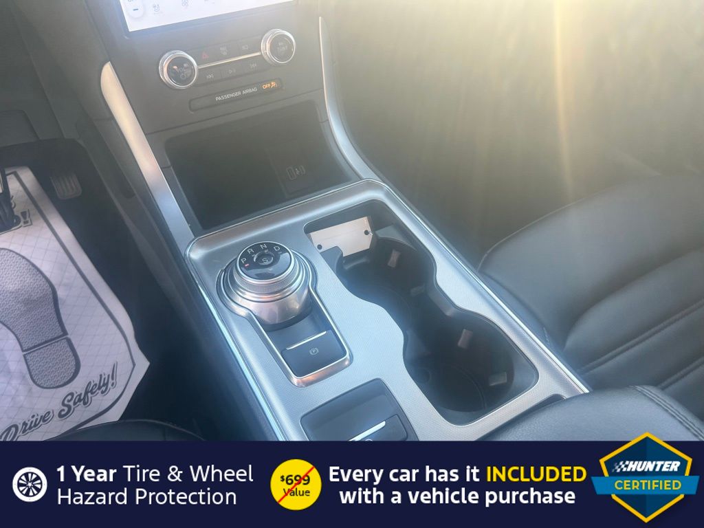 2022 Ford Edge SEL photo 4