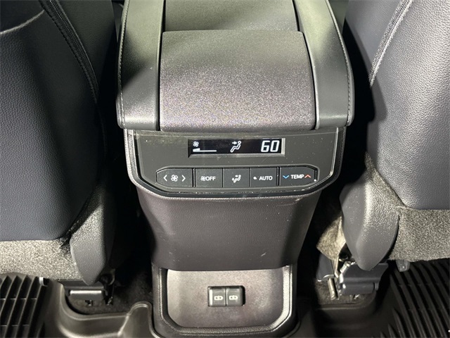2024 Toyota Highlander XLE photo 13