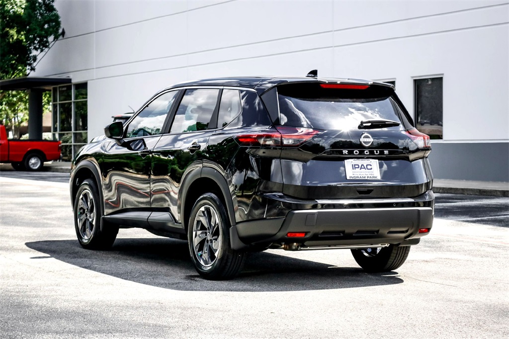 2026 Nissan Rogue SV photo 4