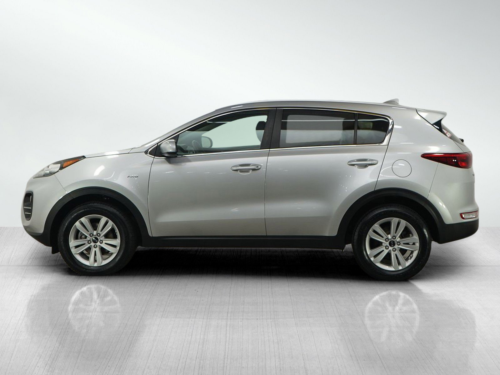 Used 2019 Kia Sportage LX with VIN KNDPMCAC2K7554065 for sale in Wayzata, Minnesota