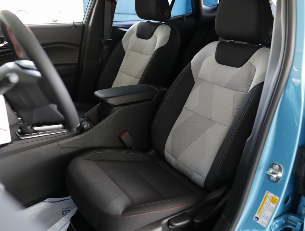 2025 Chevrolet Trax photo 18