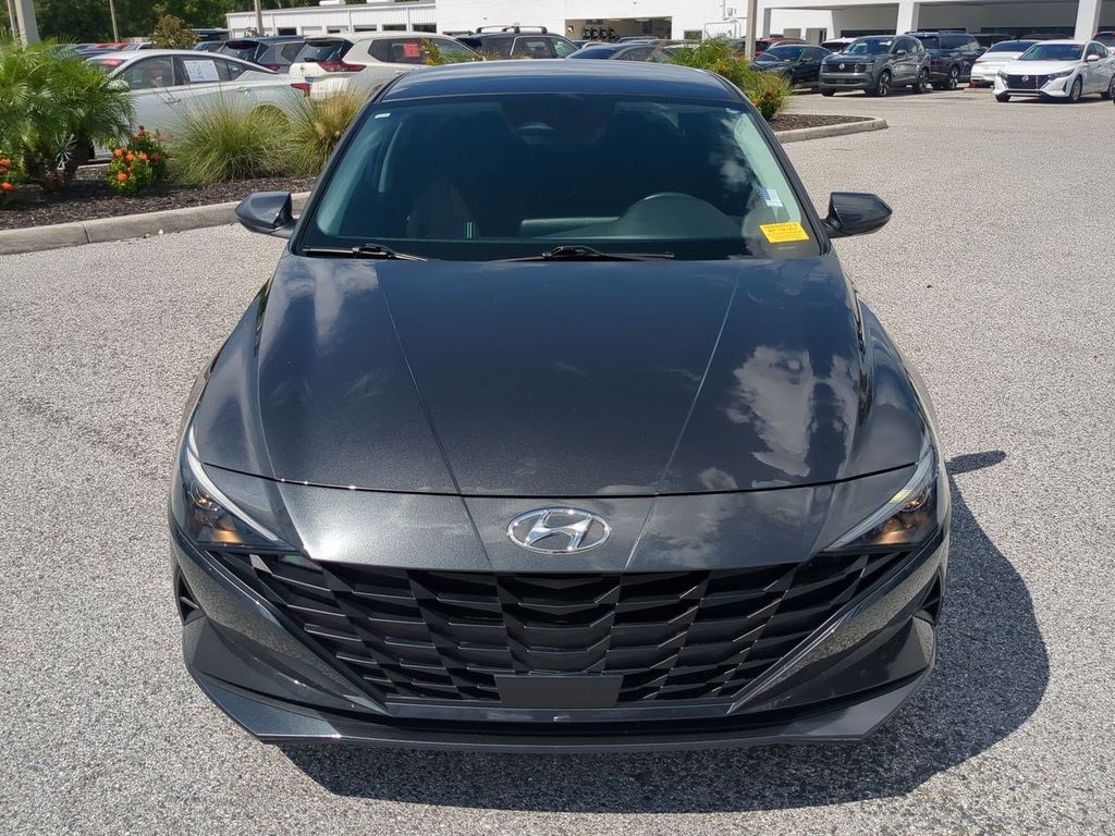 2023 Hyundai Elantra SEL photo 9
