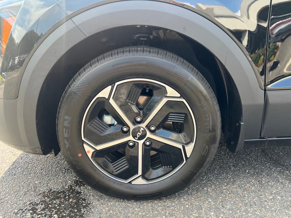 2025 Kia Niro EX photo 11