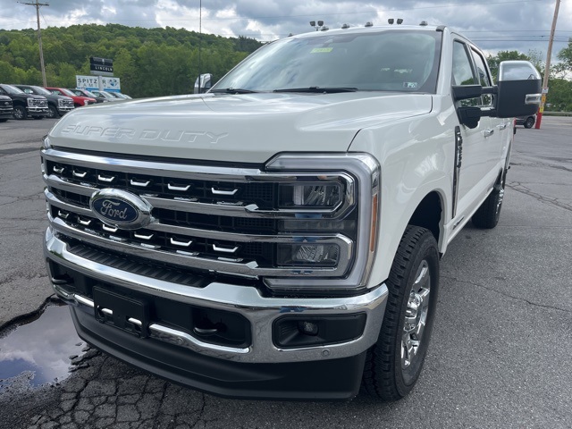 2025 Ford F-250 Lariat photo 3