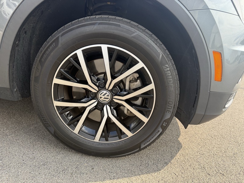 2021 Volkswagen Tiguan SE photo 4