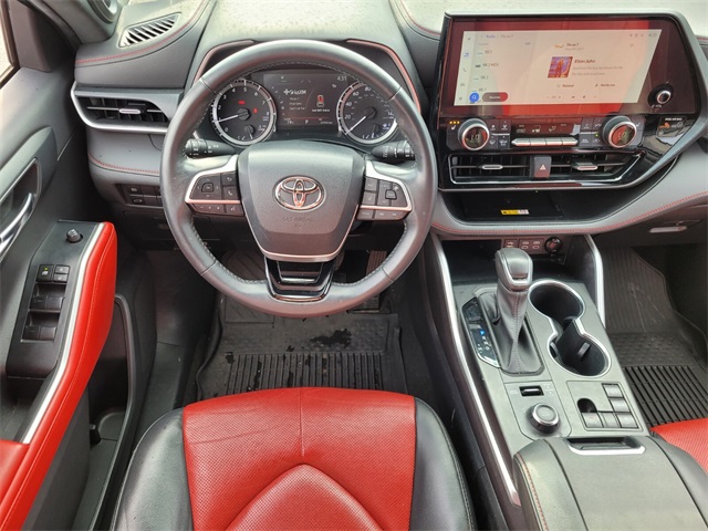 2023 Toyota Highlander XSE photo 12