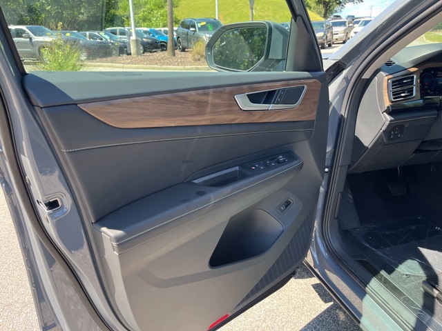 2026 Volkswagen Atlas SE Technology photo 5