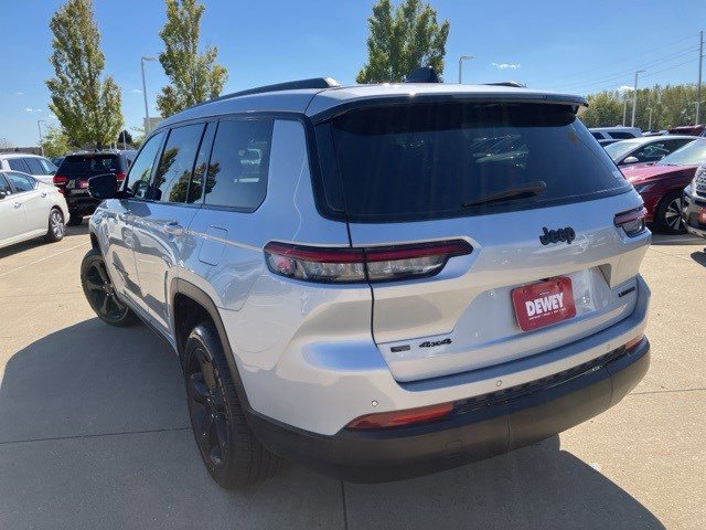 2023 Jeep Grand Cherokee Limited photo 4