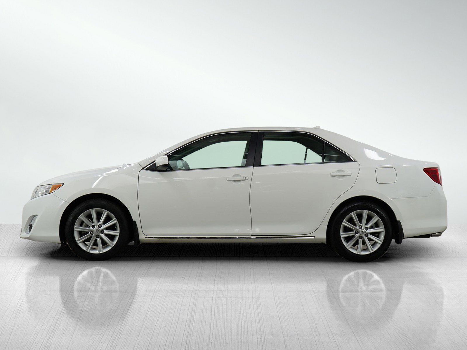 Used 2012 Toyota Camry XLE with VIN 4T1BK1FK8CU502037 for sale in Bloomington, Minnesota