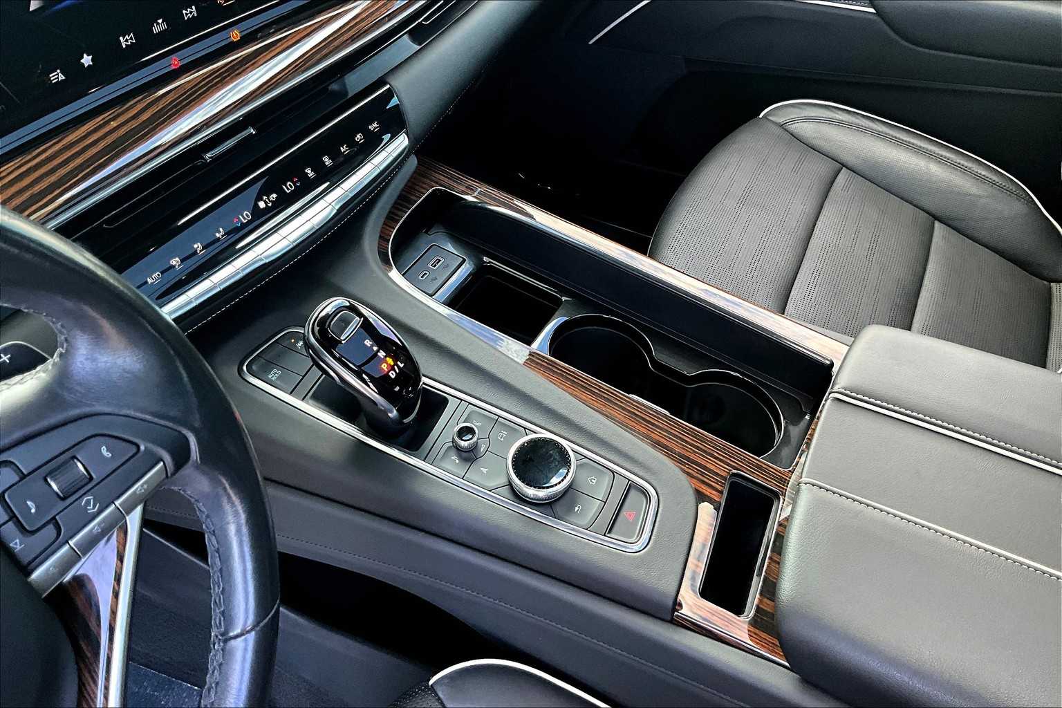 2021 Cadillac Escalade Premium Luxury photo 11