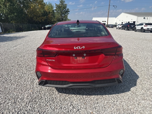 2024 Kia Forte LXS photo 3