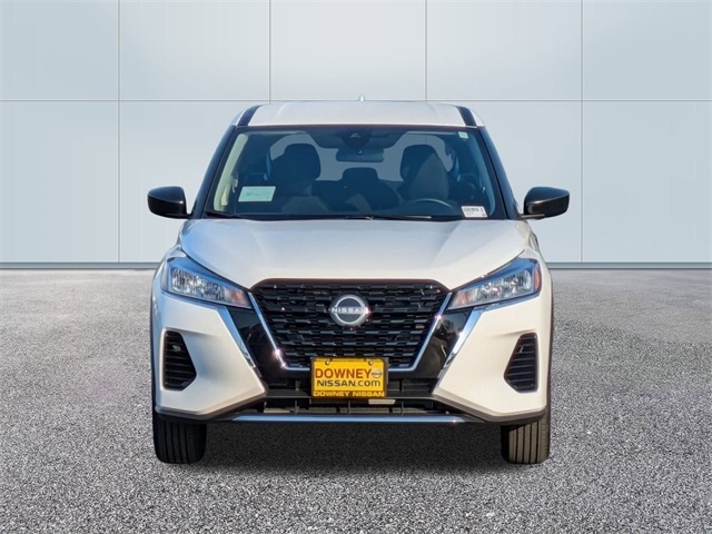 2025 Nissan Kicks Play S photo 3