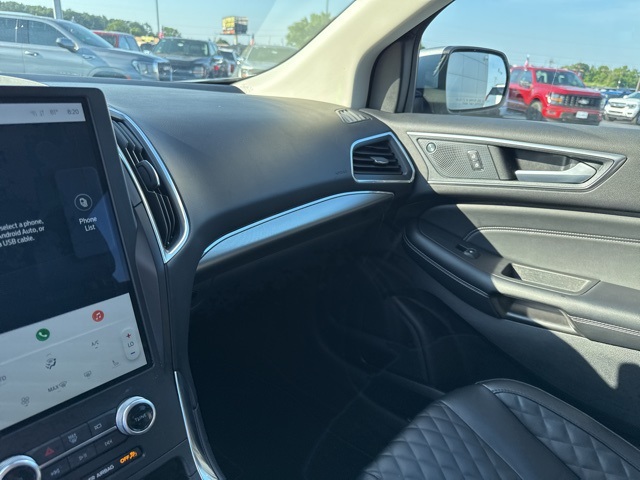 2024 Ford Edge Titanium photo 21
