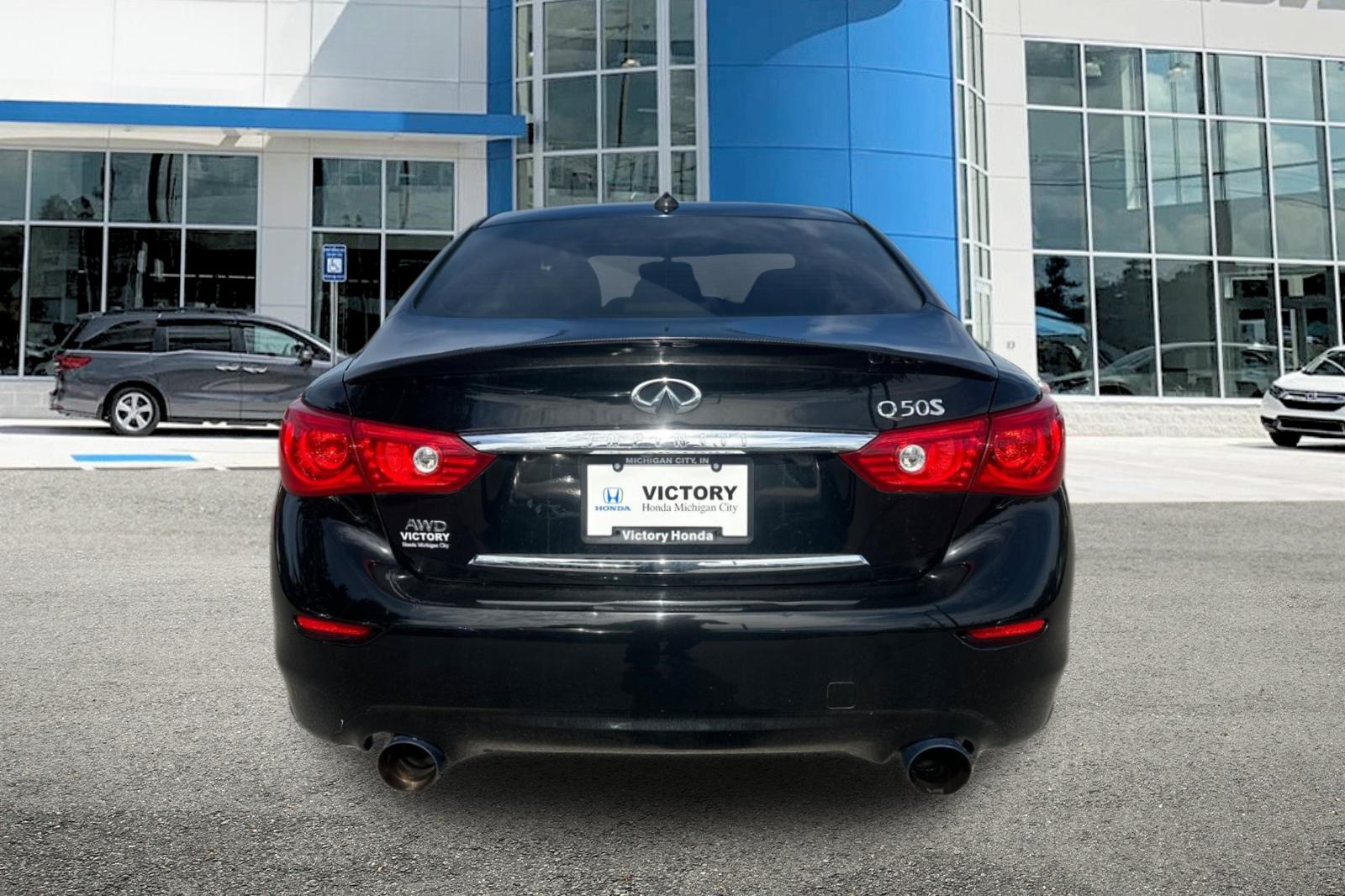 2015 Infiniti Q50 Premium photo 4