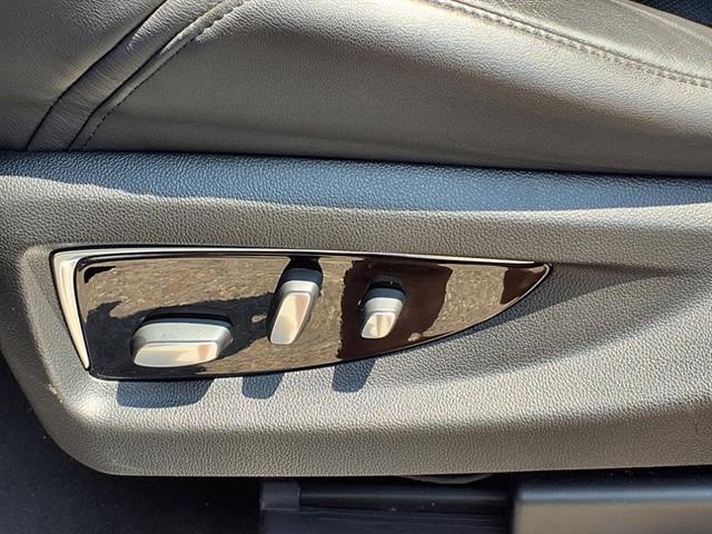 2020 Cadillac Escalade Premium Luxury photo 4