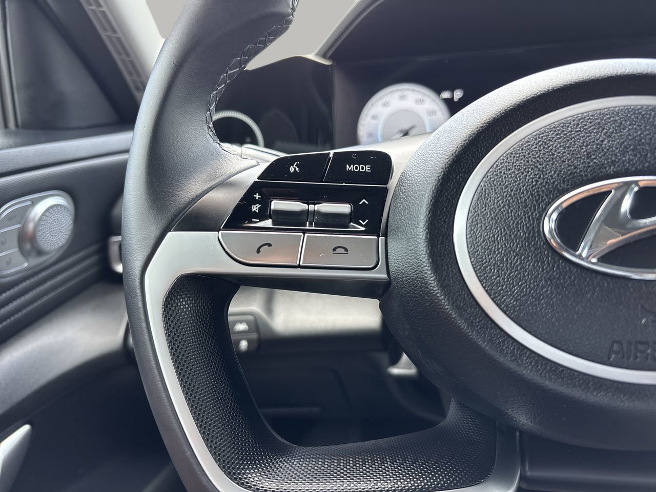2023 Hyundai Elantra Hybrid Limited photo 25