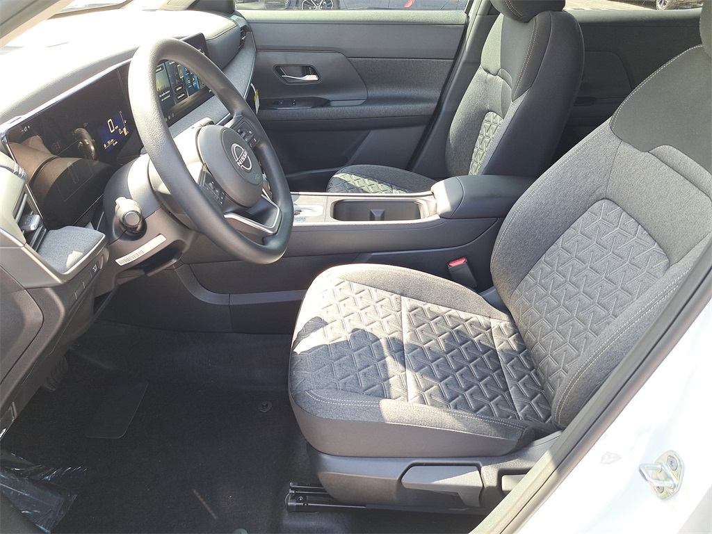 2026 Nissan Kicks SV photo 15
