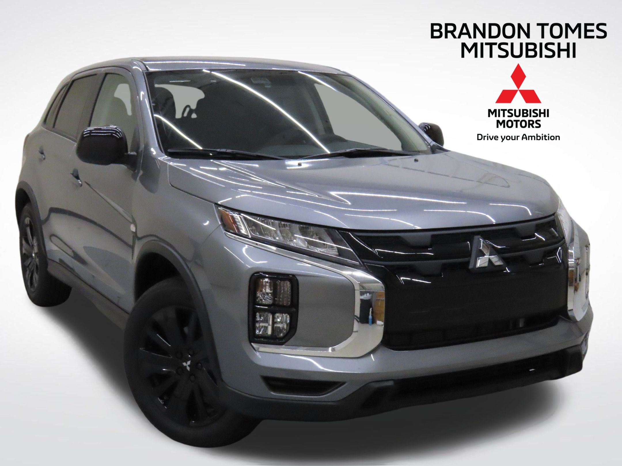 2025 Mitsubishi Outlander Sport LE's photo