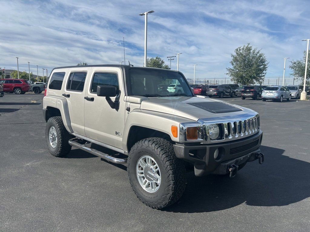 2007 Hummer H3 Base photo 2