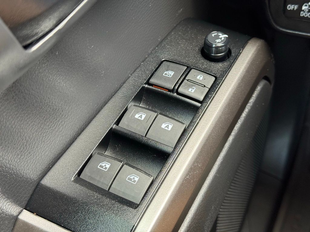 2023 Toyota Tacoma SR5 V6 photo 20