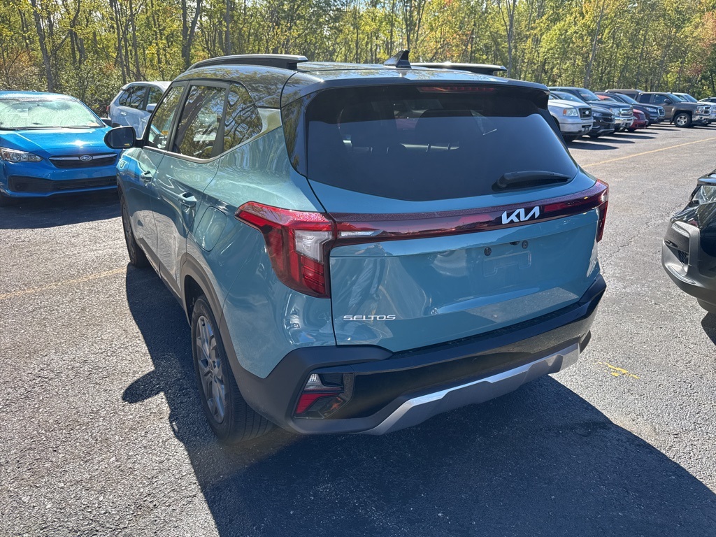 2024 Kia Seltos S photo 4