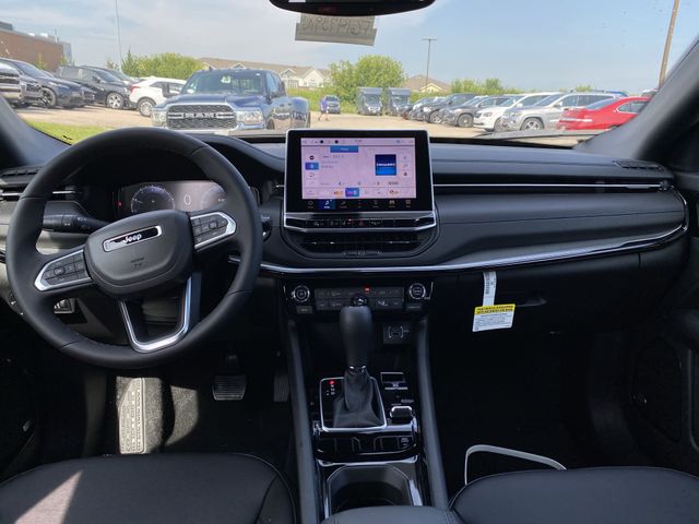 2025 Jeep Compass Limited photo 5