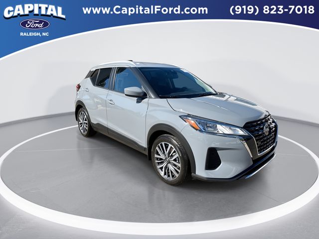 2022 Nissan Kicks SV photo 2